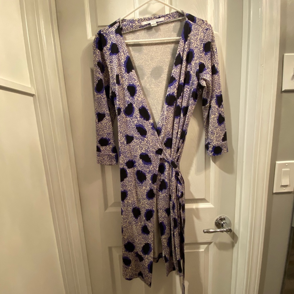 Diane Von Furstenberg wrap dress fits 8 to 12